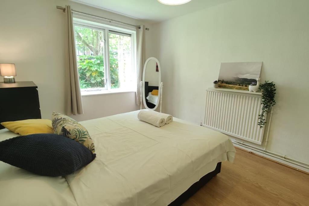 2 Bed Brick Lane Flat, Liverpool St