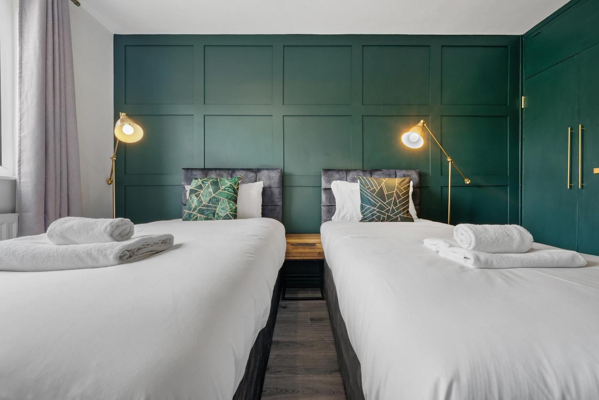 Spacious 3 Bedroom Whitechapel With Garden By Gold Appartement *