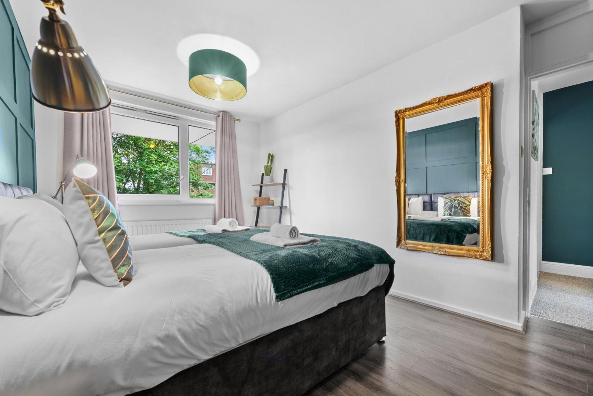 Spacious 3 Bedroom Whitechapel With Garden By Gold Appartement
