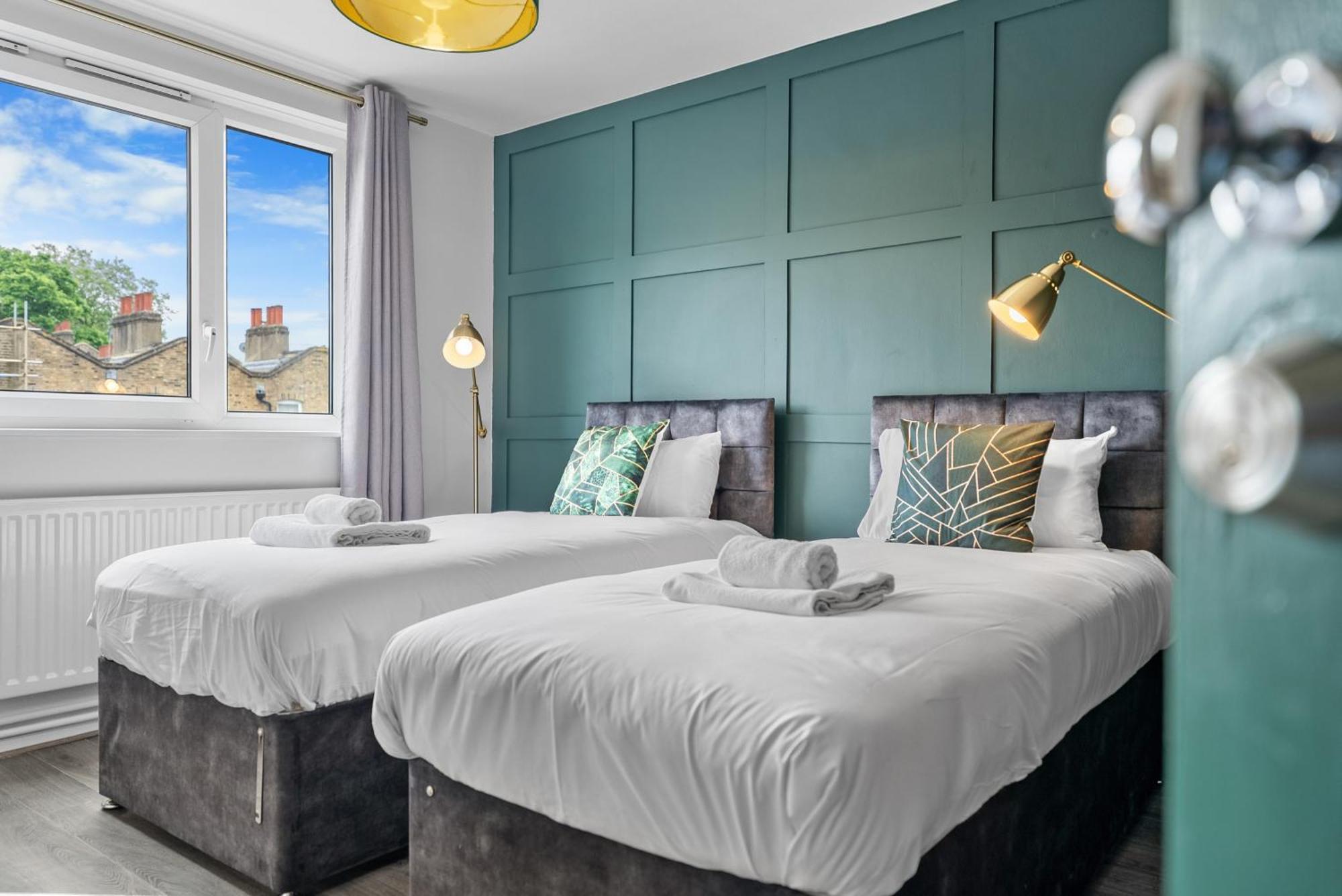 Spacious 3 Bedroom Whitechapel With Garden By Gold Appartement *