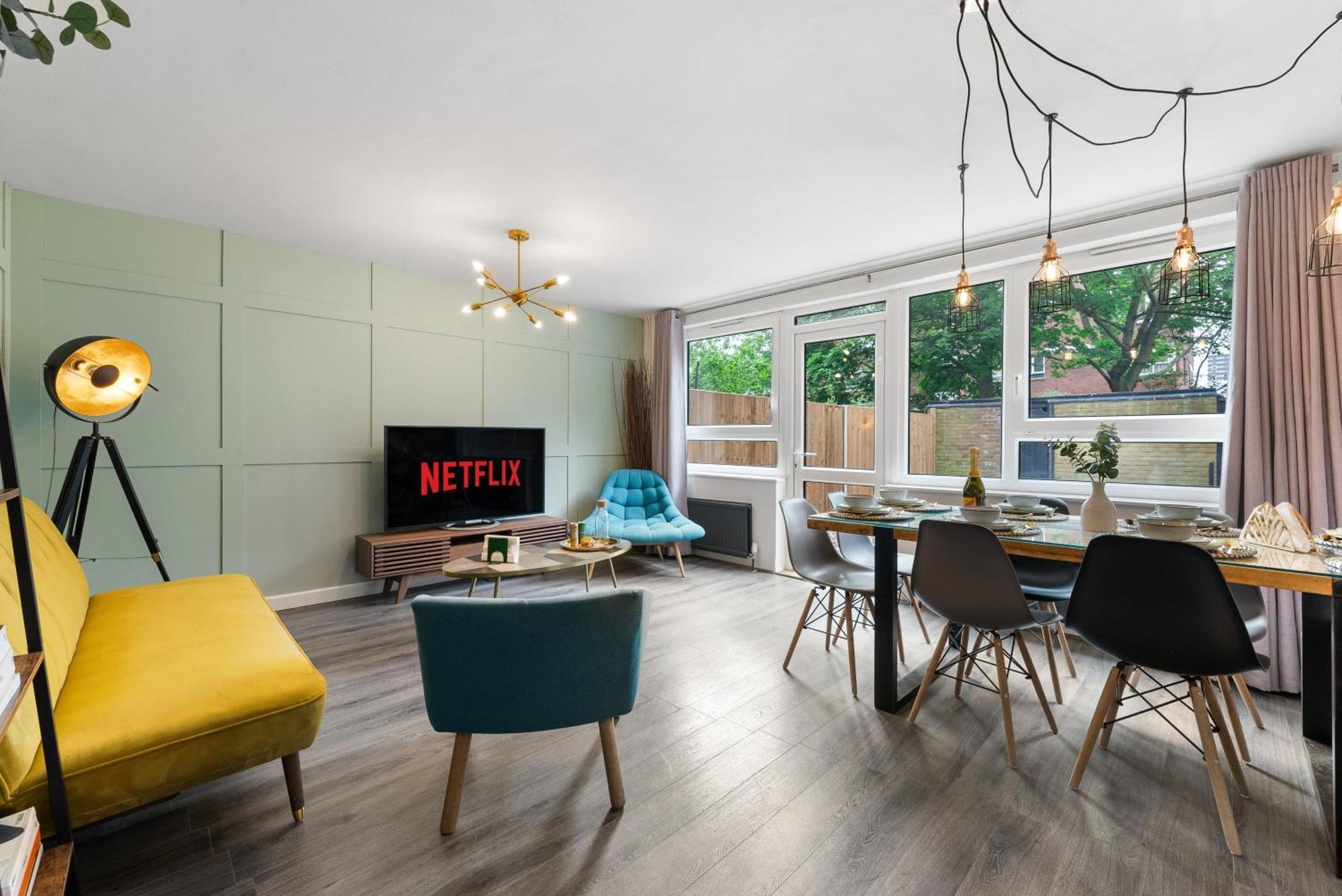 Spacious 3 Bedroom Whitechapel With Garden By Gold Londen