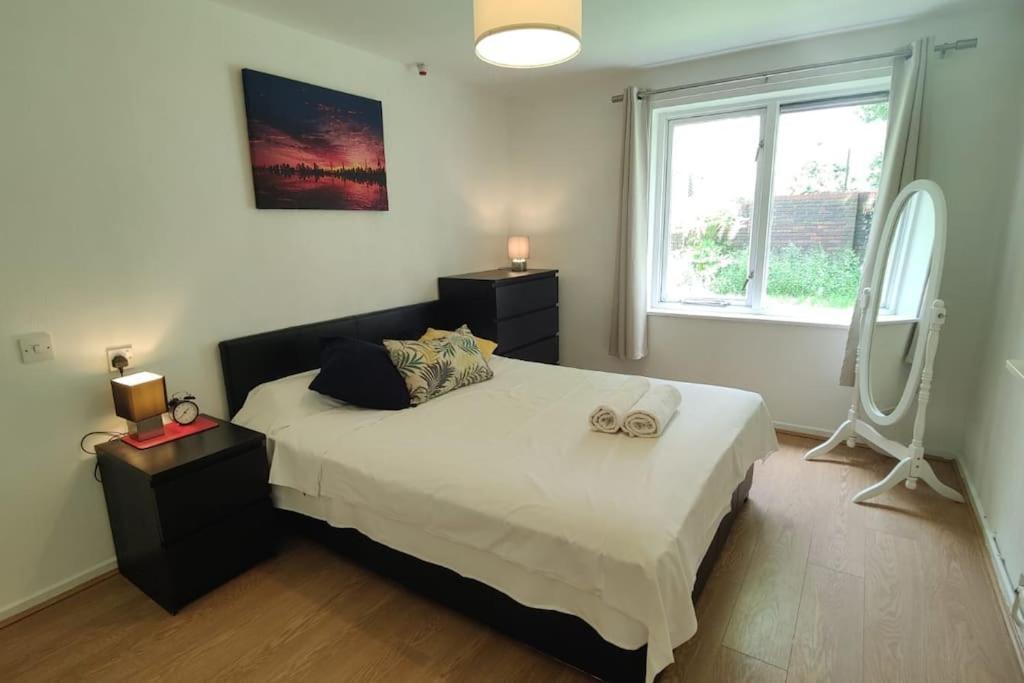Apartment 2 Bed Brick Lane Flat, Liverpool St *