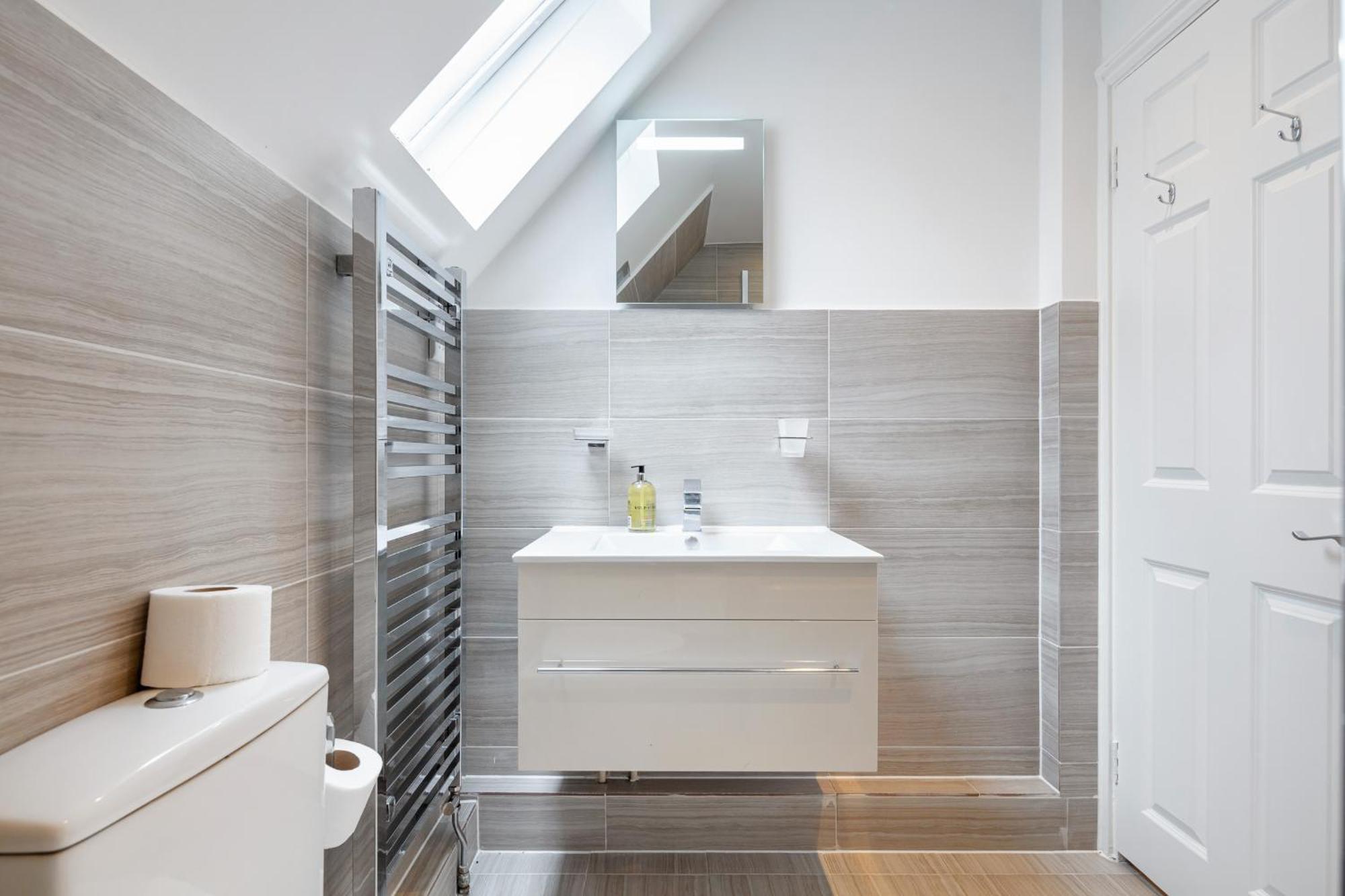 Rare 4beds Townhouse In Kensington With Patio *
