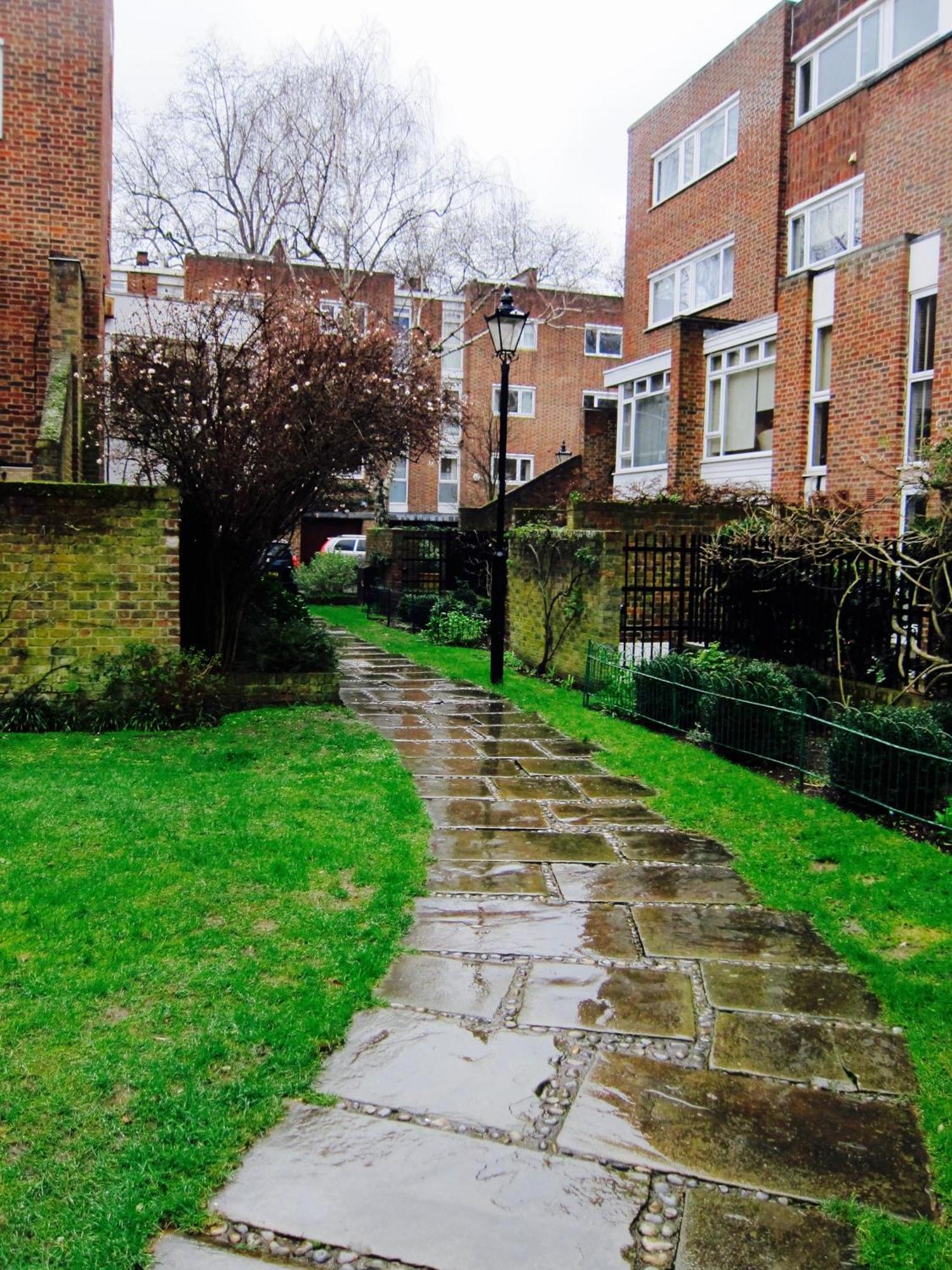 Woodsford Sq - Private Parking Appartement Londres
