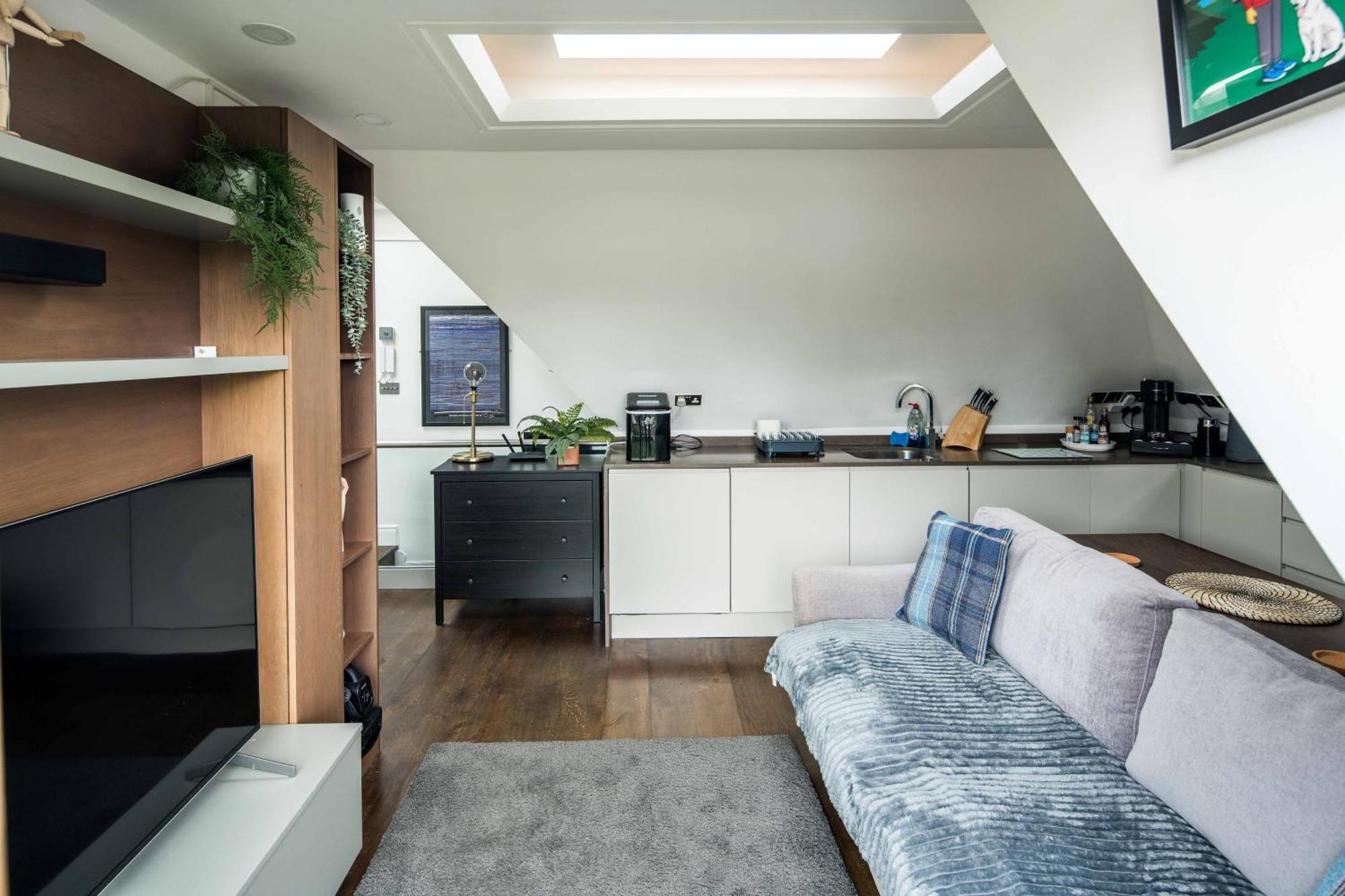 Sleek And Stylish 1bd With Balcony, Hammersmith * Londres