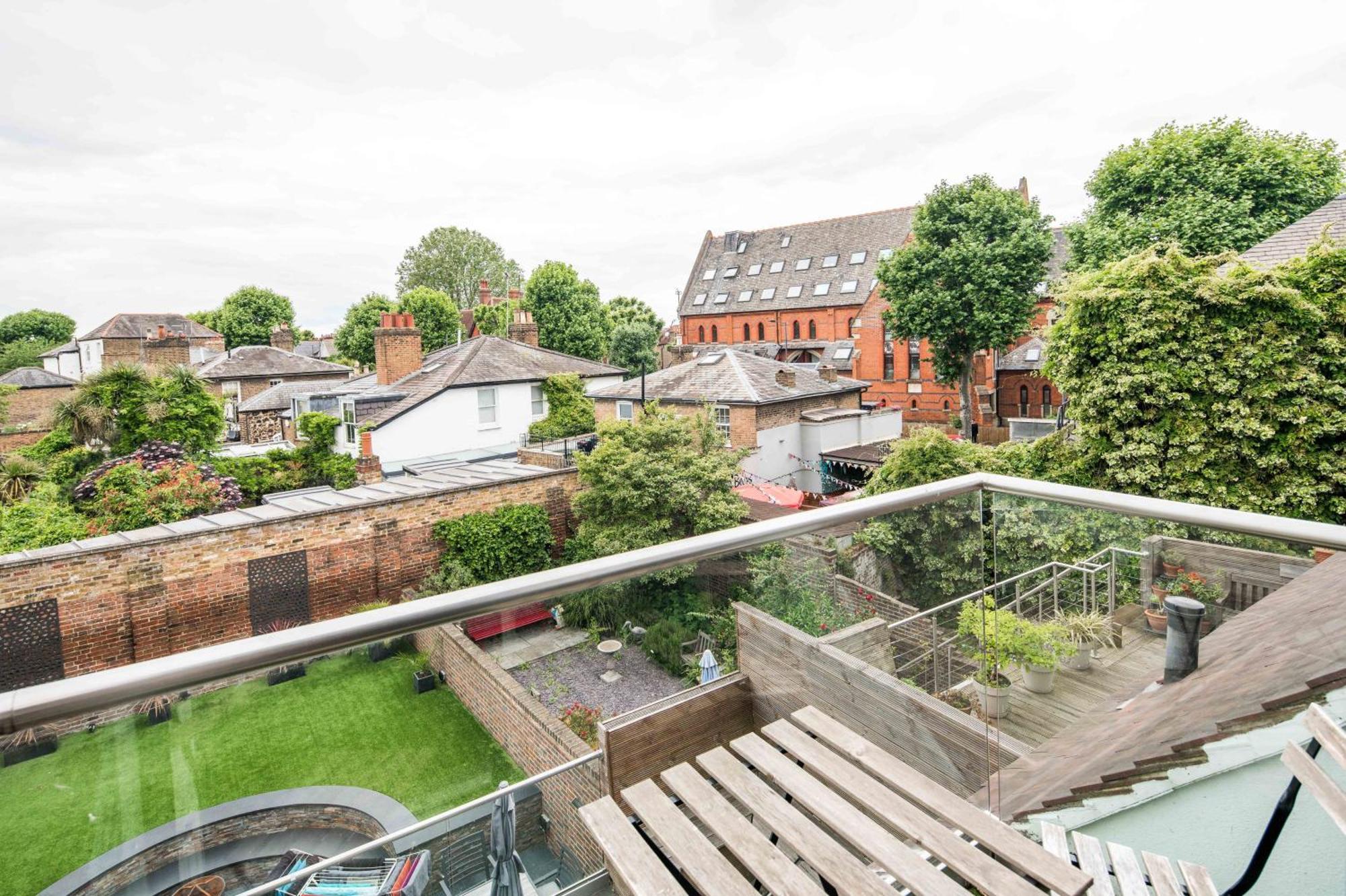 Sleek And Stylish 1bd With Balcony, Hammersmith Appartement