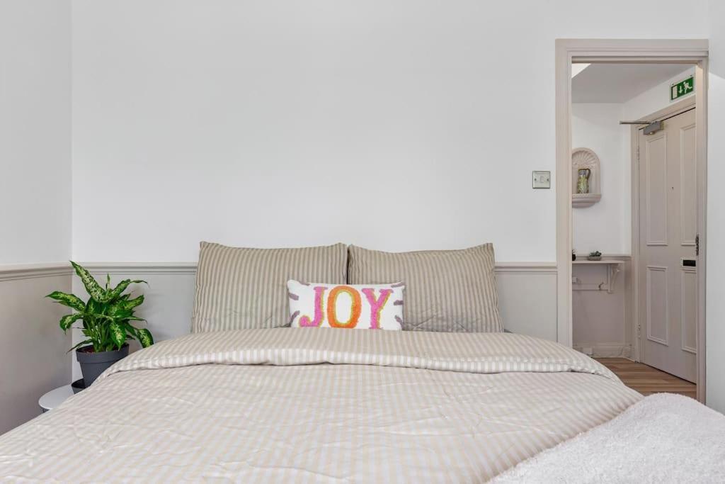 Apartamento Brand New 3 Bedroom Flat In *