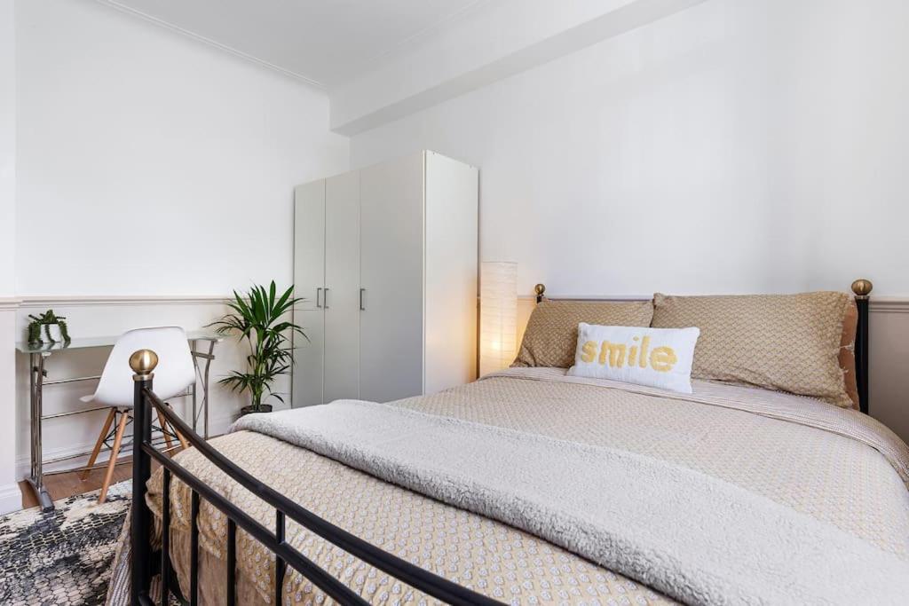 Brand New 3 Bedroom Flat In Apartamento