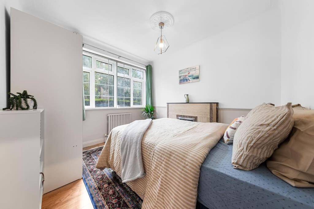 Apartamento Brand New 3 Bedroom Flat In Londres