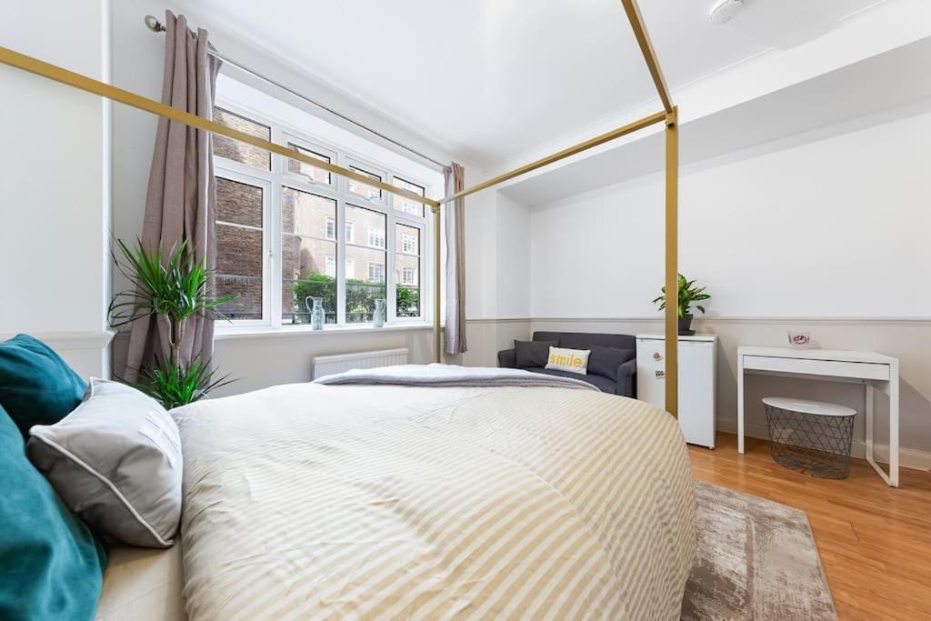 Brand New 3 Bedroom Flat In Apartamento