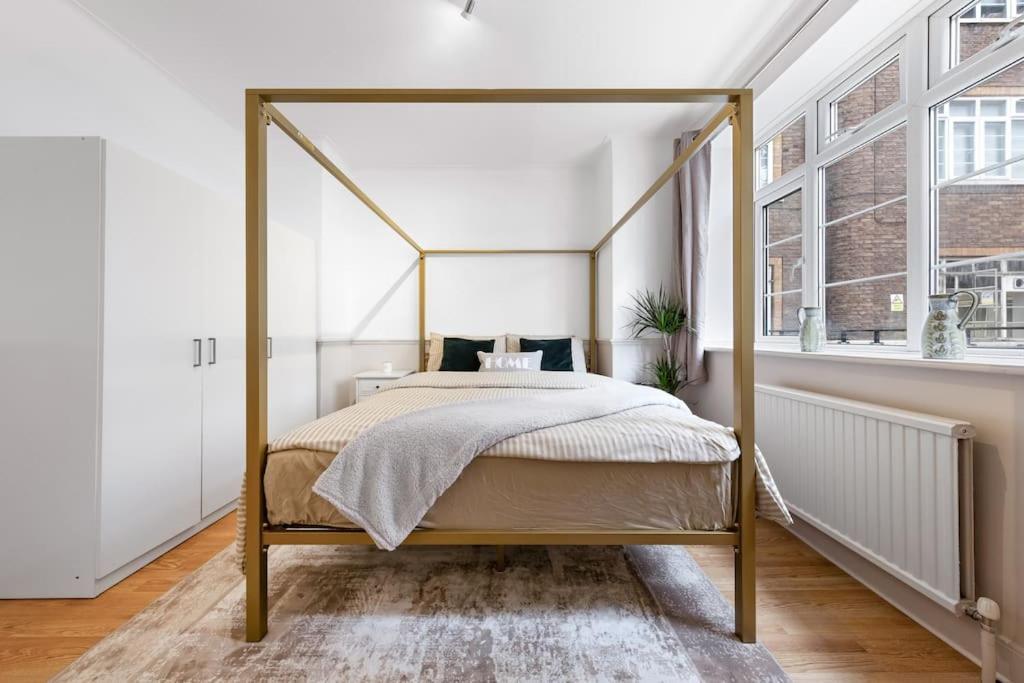 Brand New 3 Bedroom Flat In Apartamento *