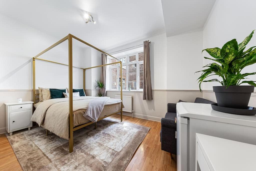Brand New 3 Bedroom Flat In Apartamento