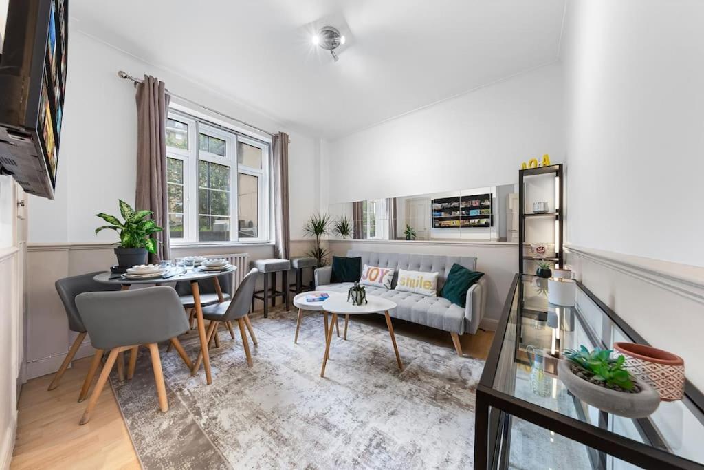 Apartamento Brand New 3 Bedroom Flat In Londres