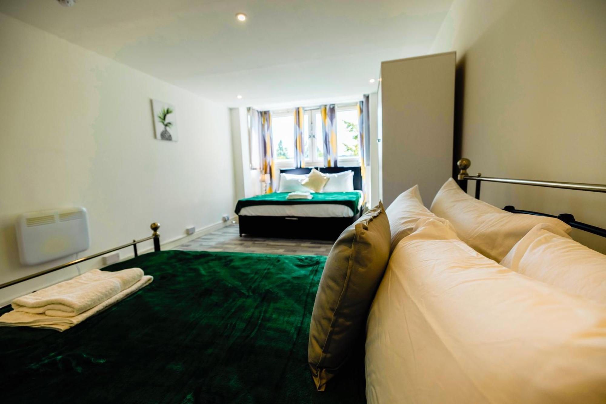 Apartment 2 Bedrooms-6guests-veryspacious-freeparking-wifi *