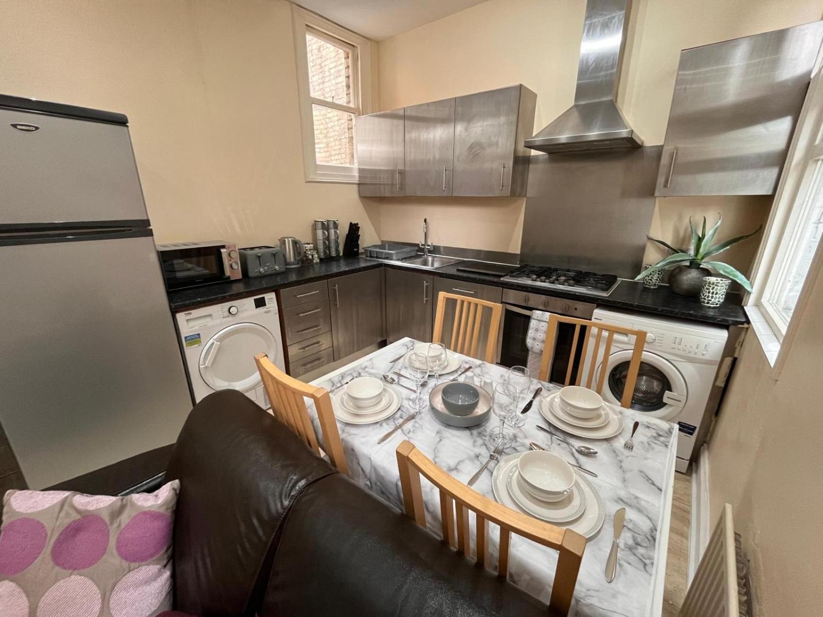 4 Bedroom Ground Floor For Up To 7 Guests *