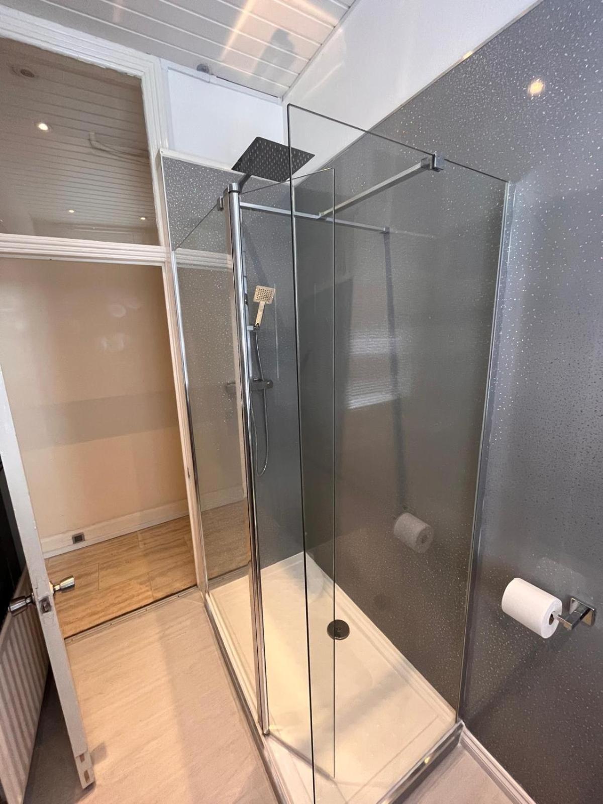 4 Bedroom Ground Floor For Up To 7 Guests Apartment