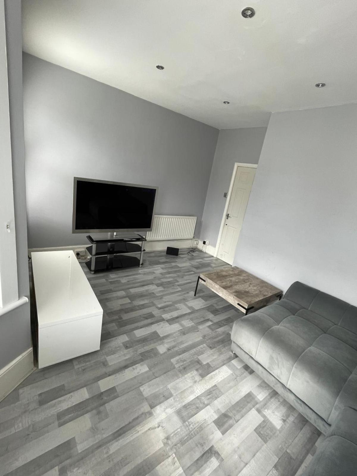 Large With Three Apartamento Londres