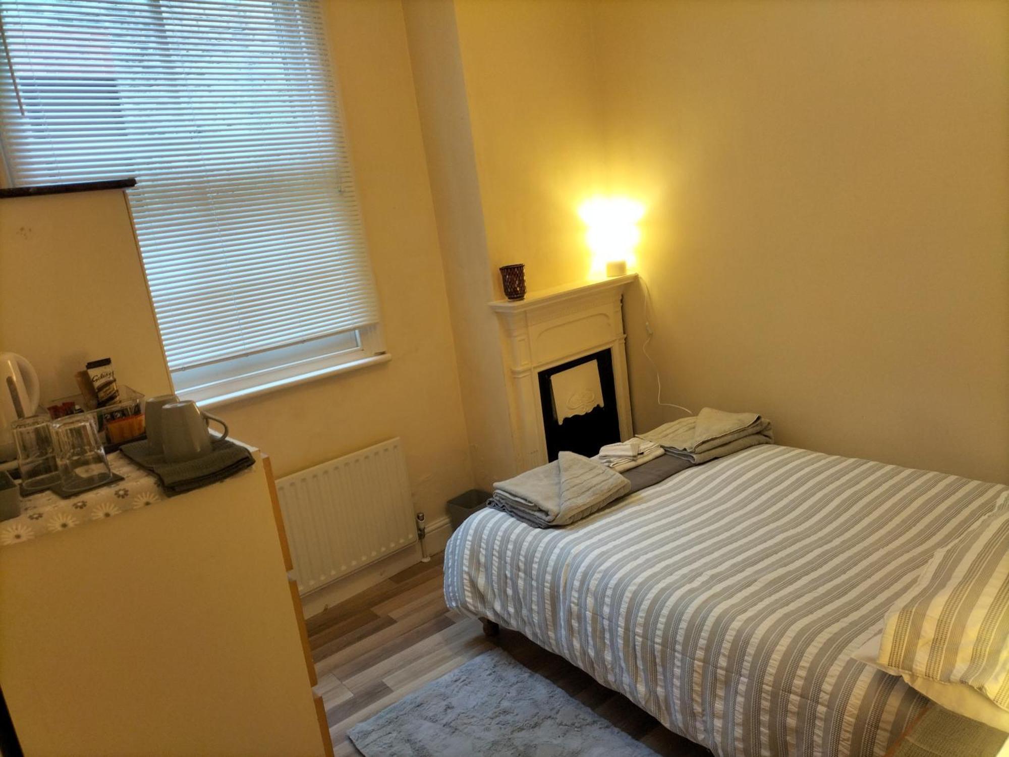 4 Bedroom Ground Floor For Up To 7 Guests Apartment *