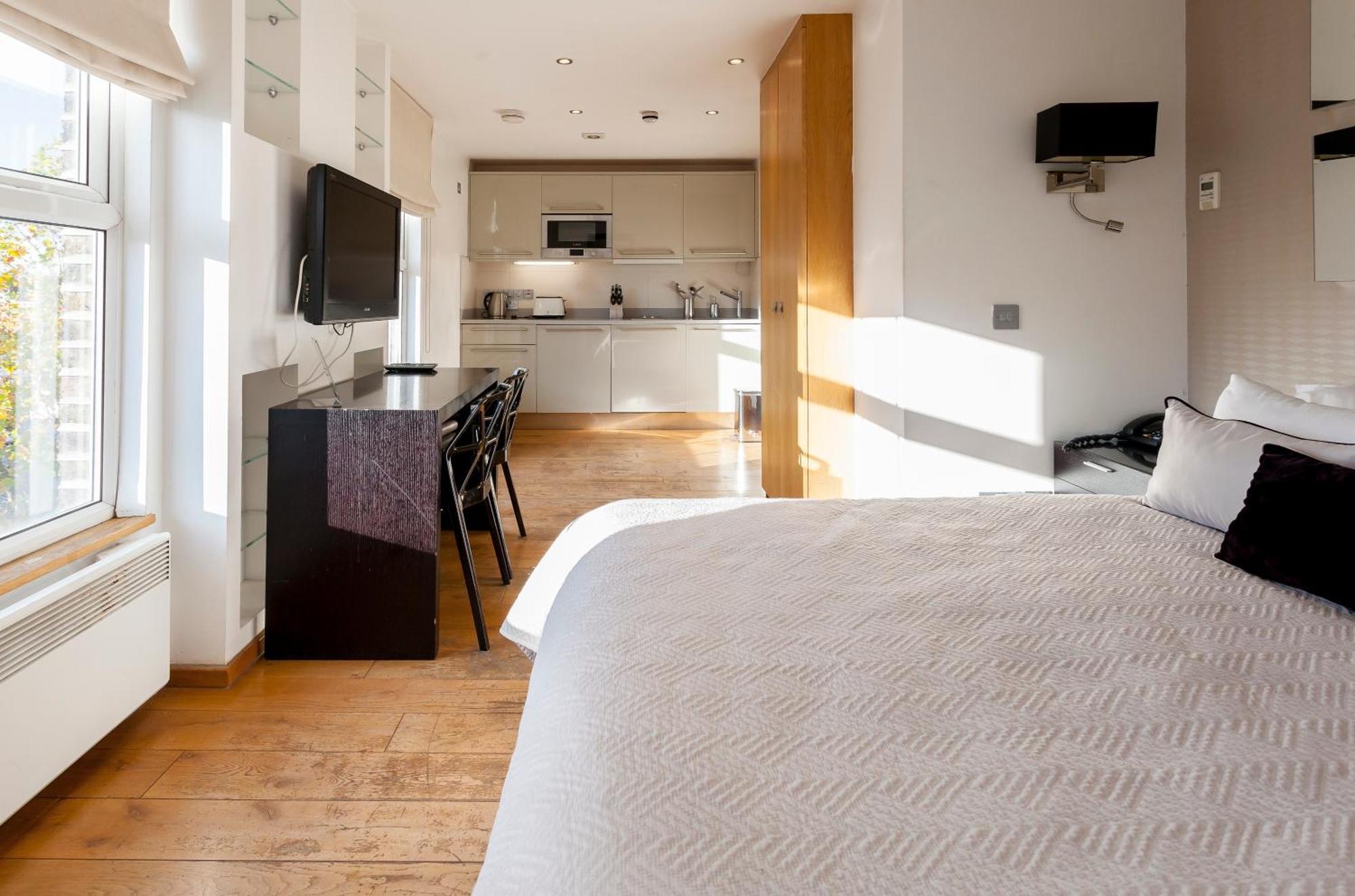 Space Apartahotel 4*