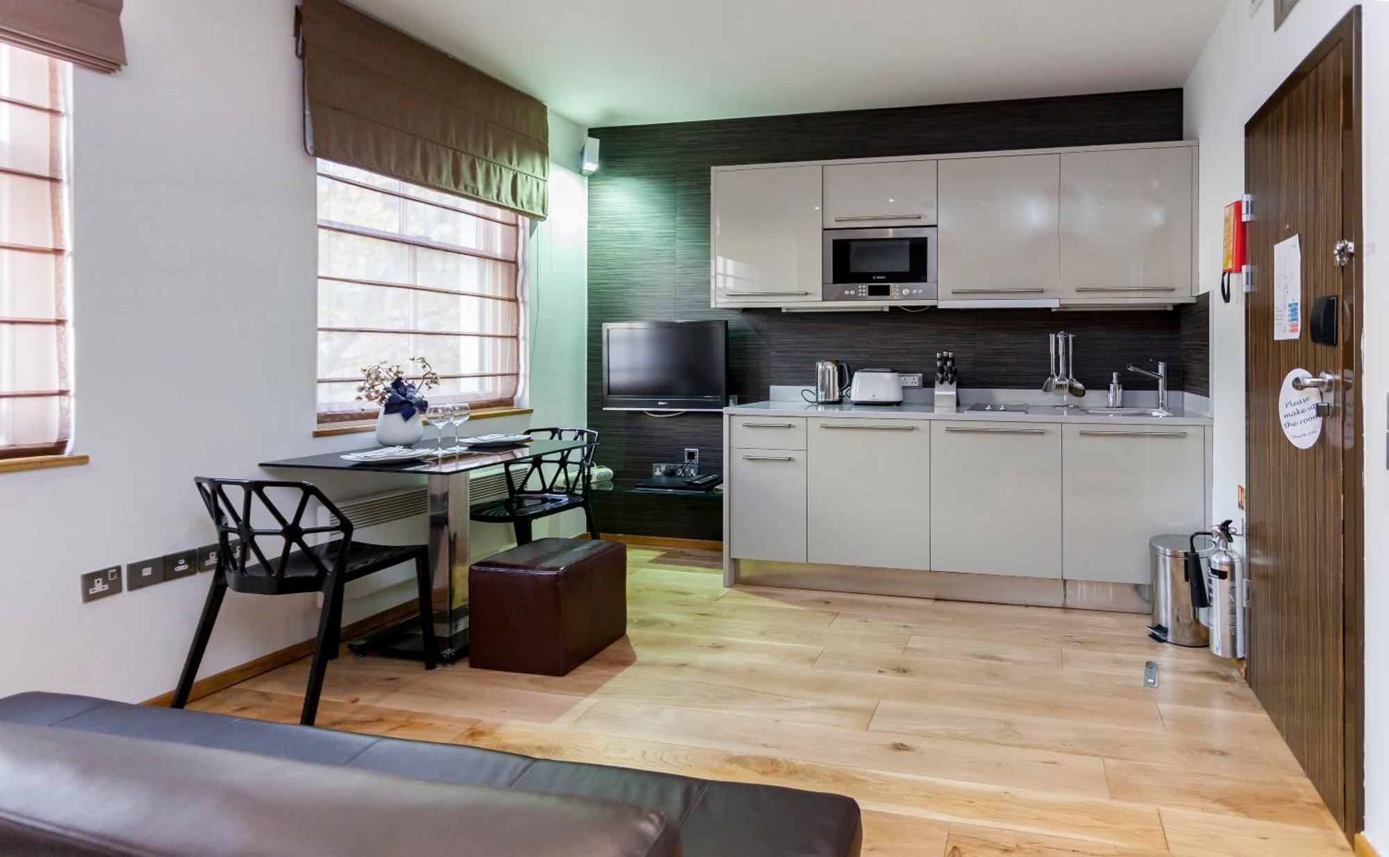 Space Apartahotel 4*