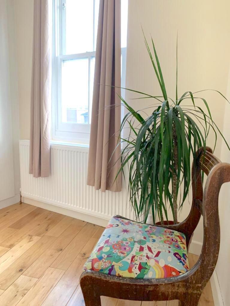 London's East End 2 Bedroom Apartamento Londres