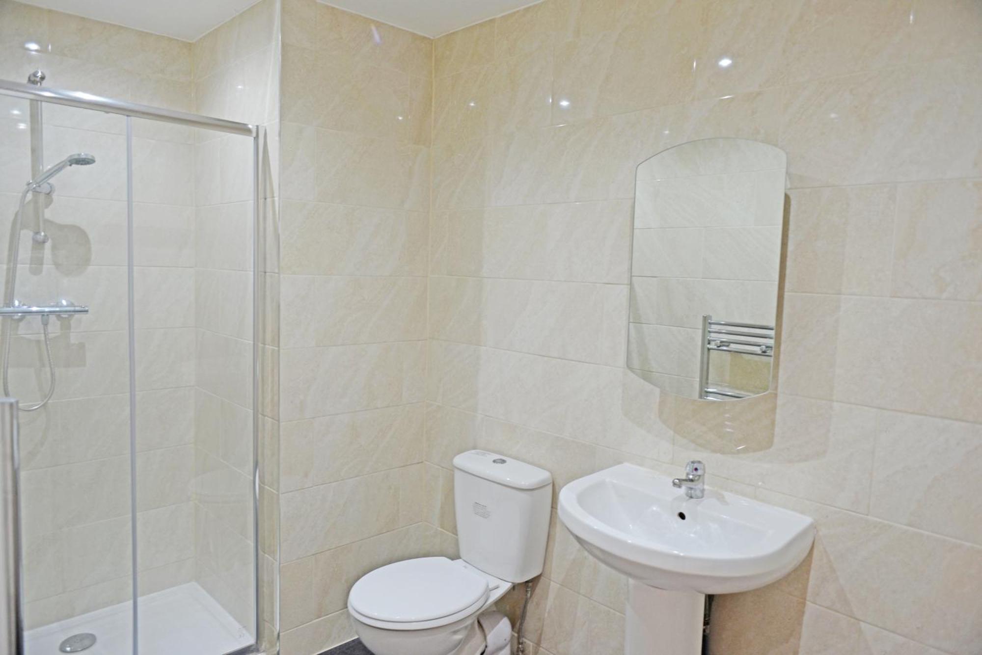 London's East End 2 Bedroom Apartamento Londres