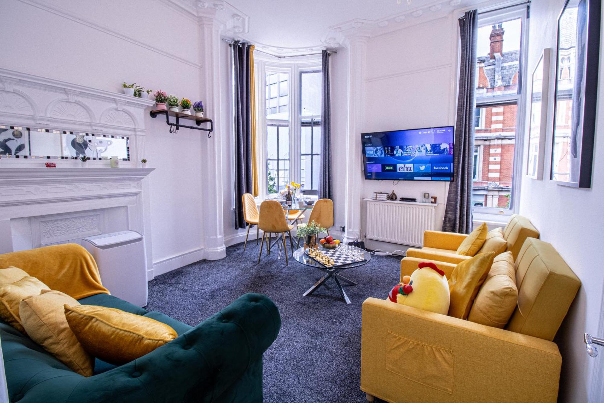 Elegant 3-bedroom On Oxford Street 2gc