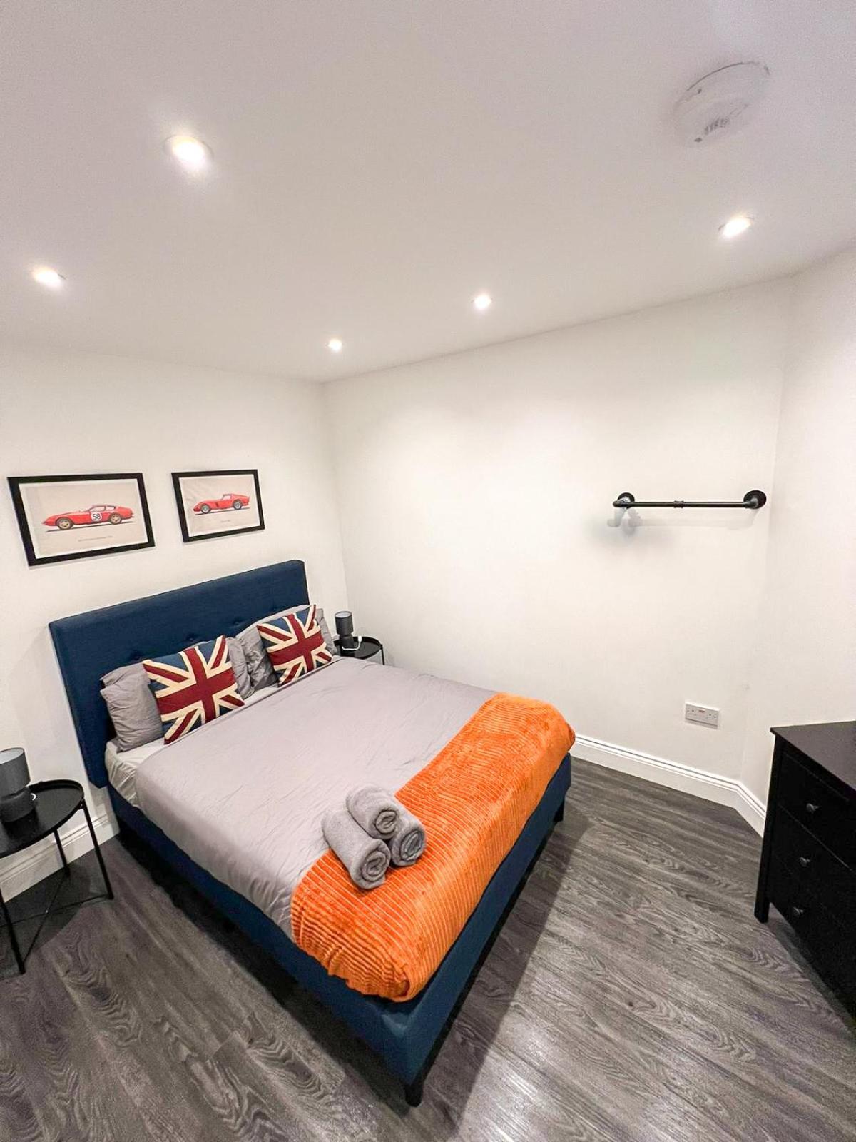 1-bedroom In Shoreditch, Old Street, Hoxton Apartment