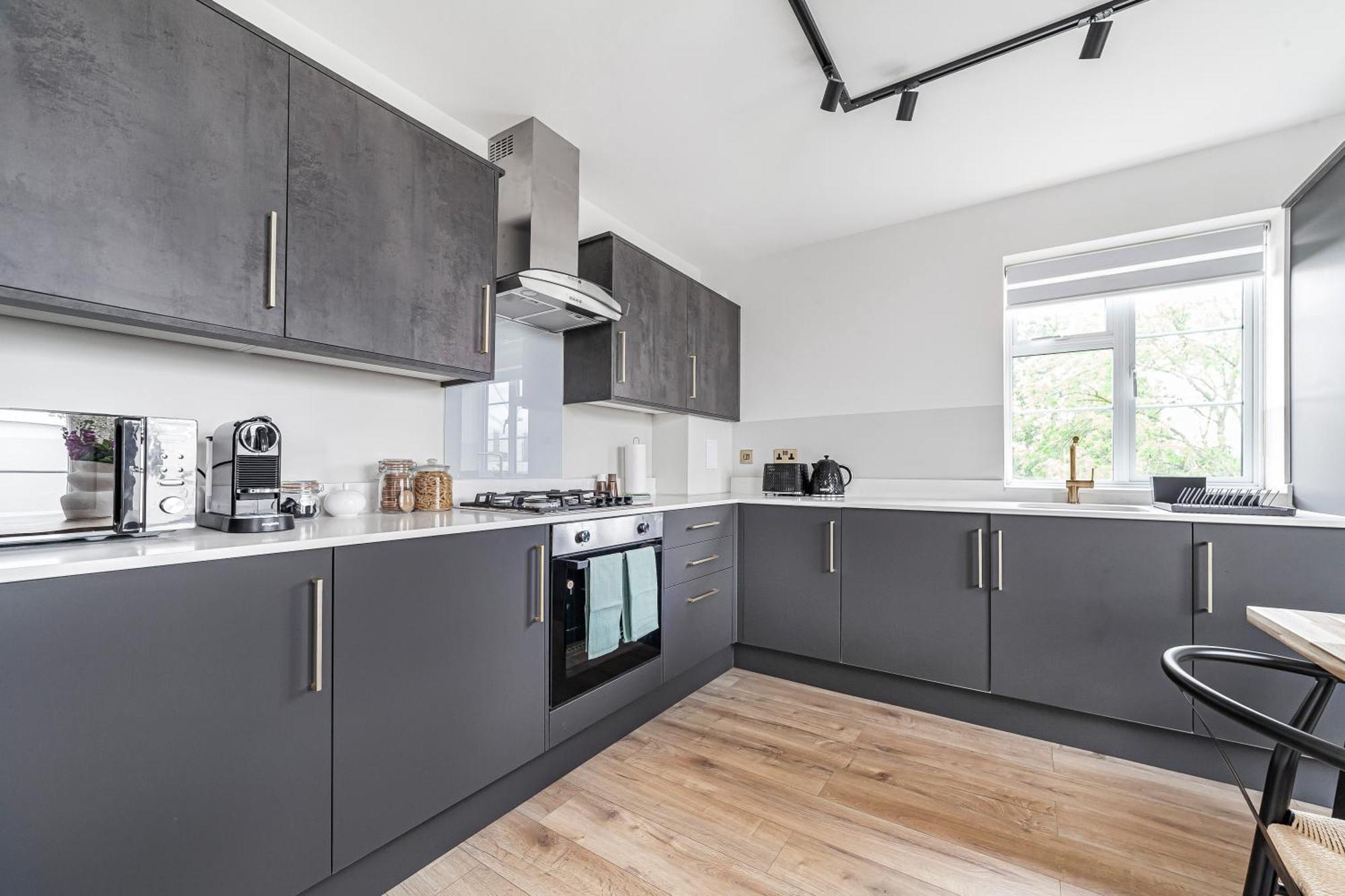 Apartamento Arte - Serviced For Leisure And Business - Private Parking - 12 Minutes Walking From Wembley Stadium *