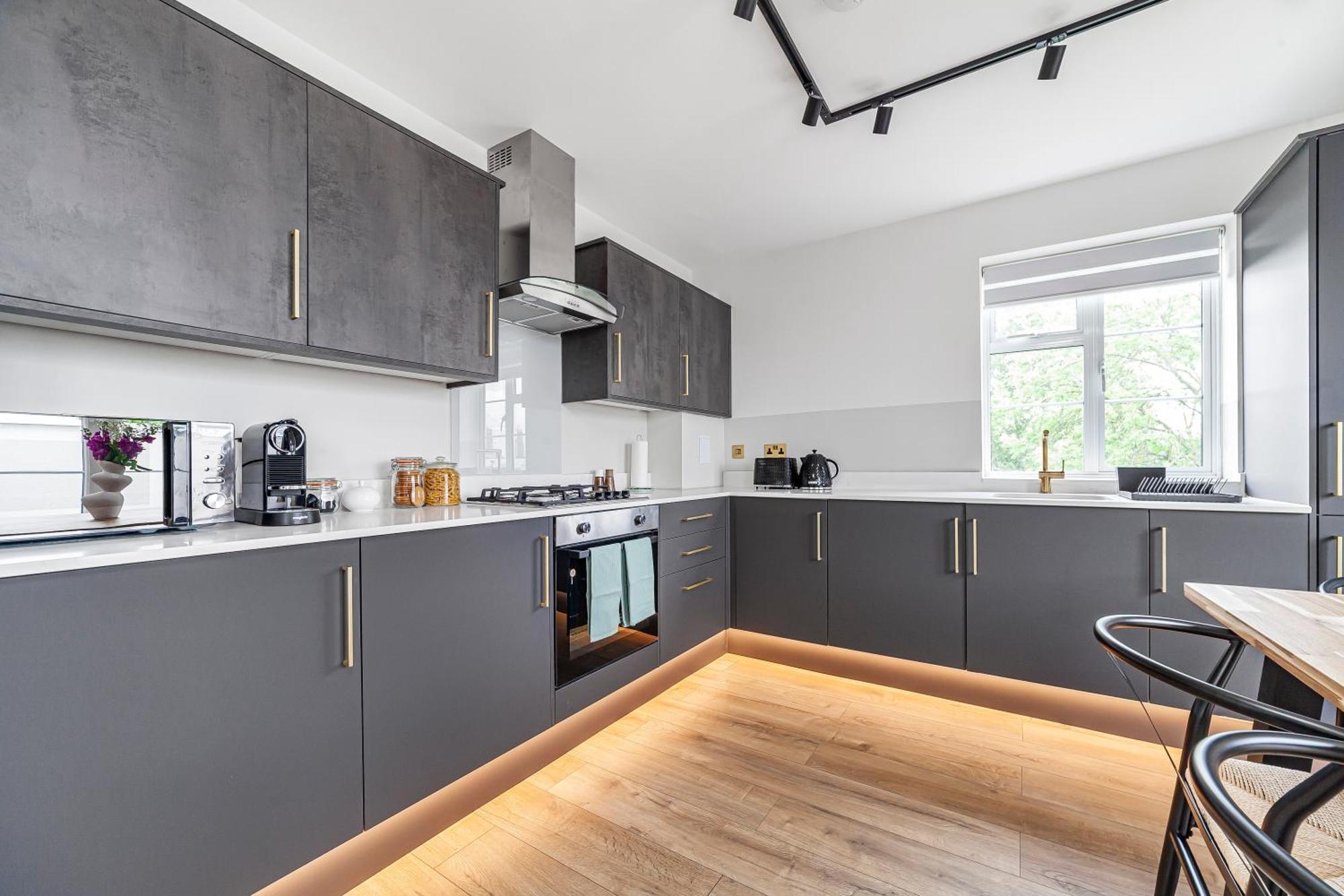 Appartement Arte - Serviced For Leisure And Business - Private Parking - 12 Minutes Walking From Wembley Stadium
