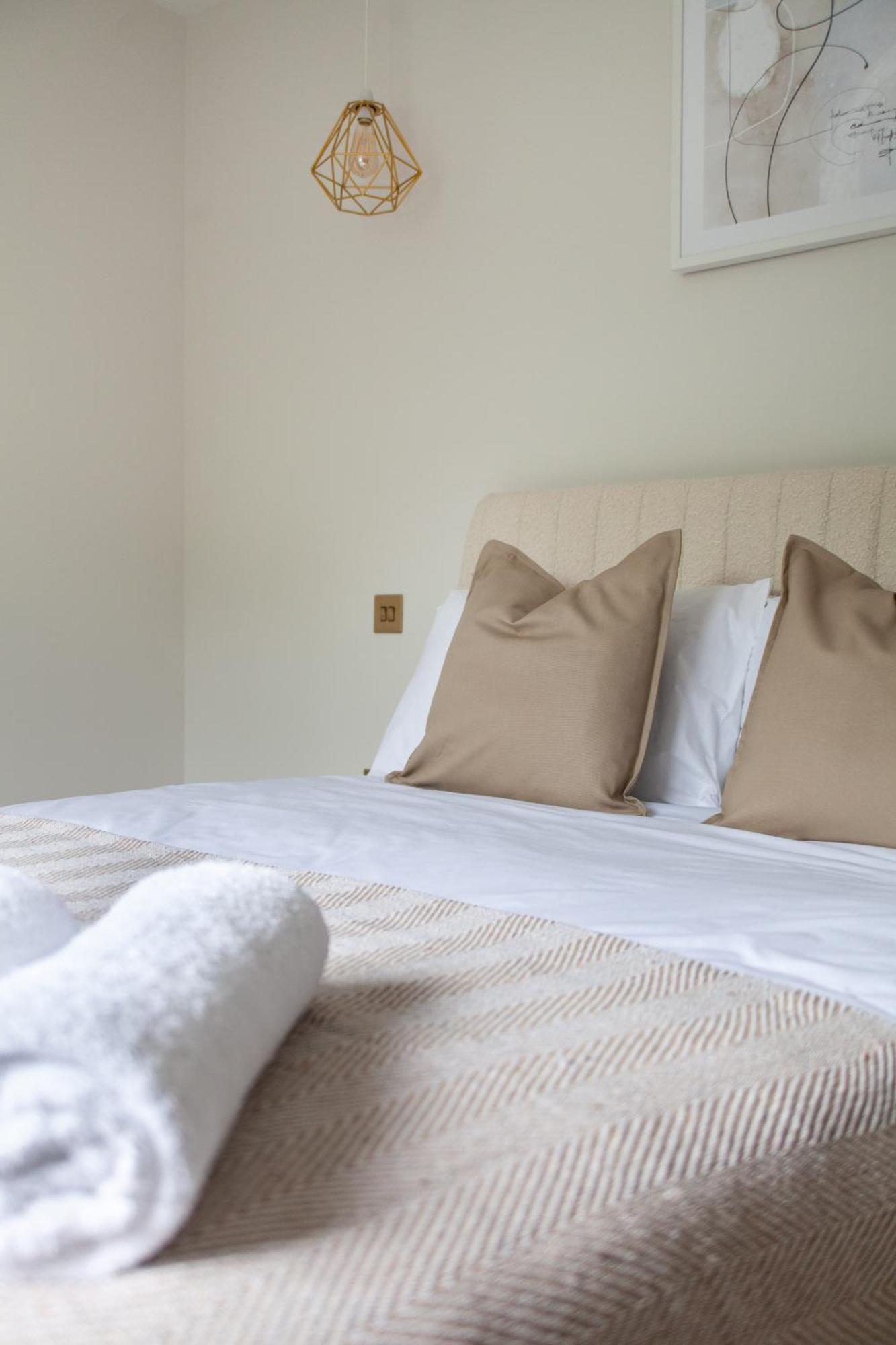 Apartamento Arte - Serviced For Leisure And Business - Private Parking - 12 Minutes Walking From Wembley Stadium
