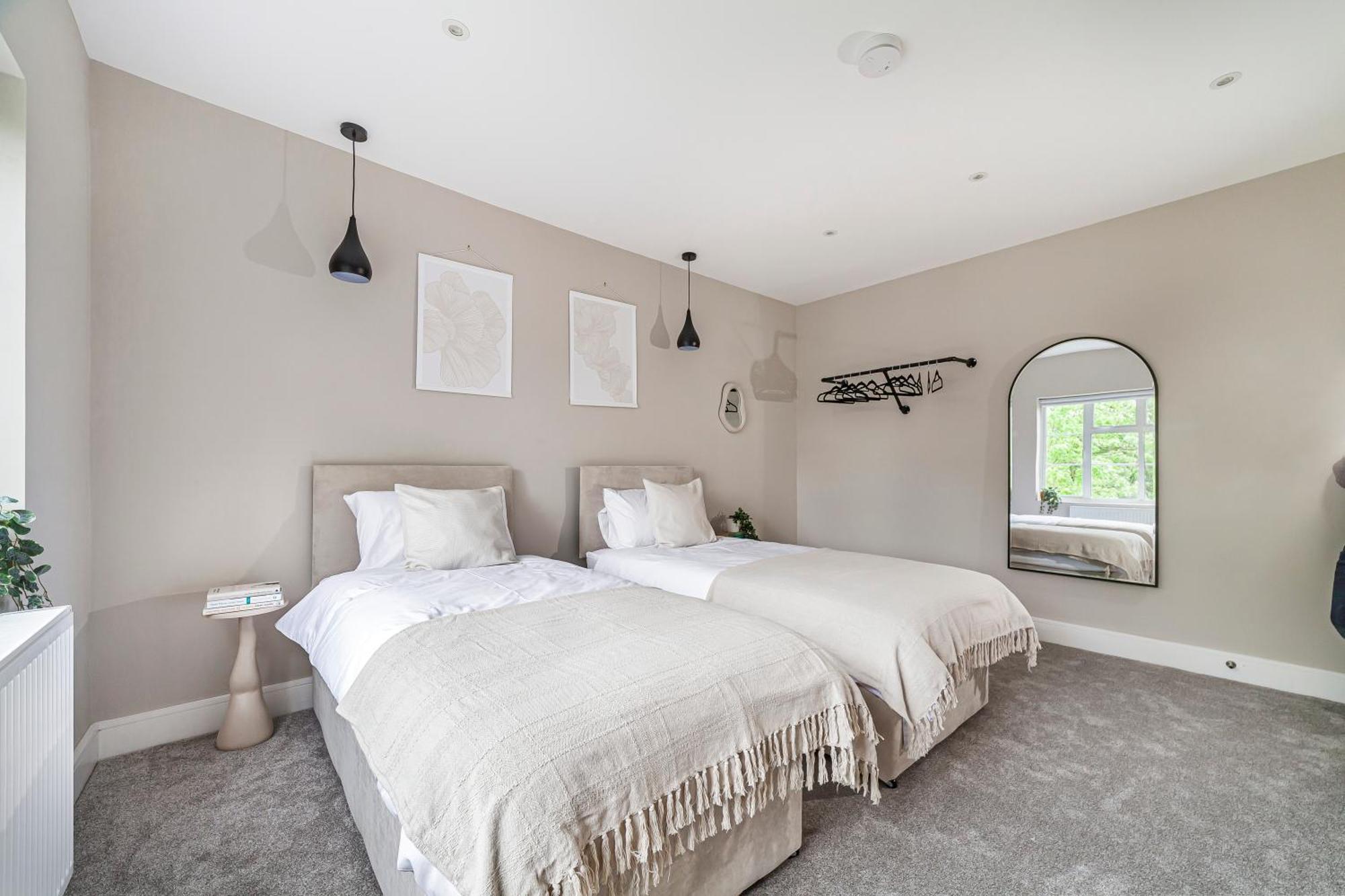 Arte - Serviced For Leisure And Business - Private Parking - 12 Minutes Walking From Wembley Stadium *