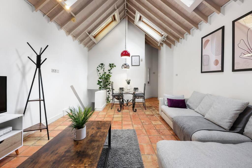 Cozy Private 1-bedroom Short Term & Flexible Renting Hoxton With Free Wifi Appartement *