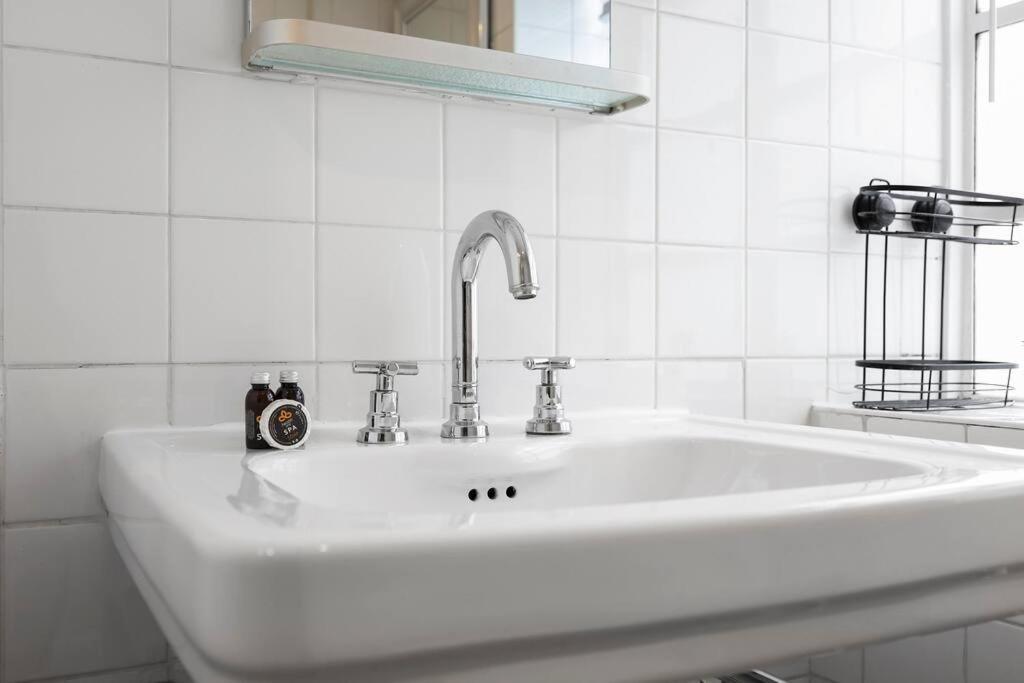 Cozy Private 1-bedroom Short Term & Flexible Renting Hoxton With Free Wifi *