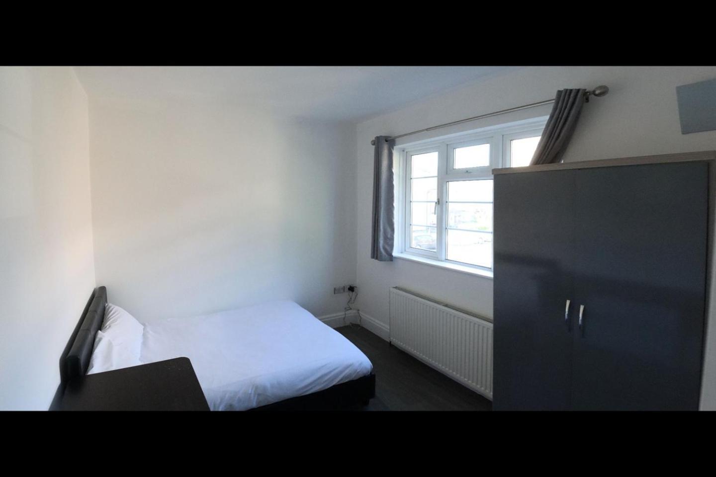 Limehouse Townhomes Modern 4-bedroom, 3-bathroom Townhome With A Private Garden Hébergement de vacances *