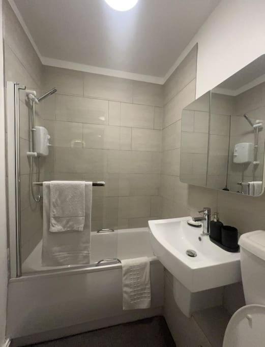 Beautiful Flat One Bedroom In Appartement