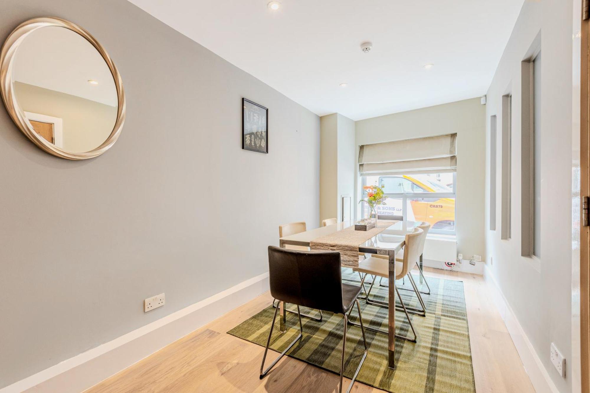 Hébergement de vacances Fantastic Multilevel 3br, Vibrant Angel, 5min Tube Londres