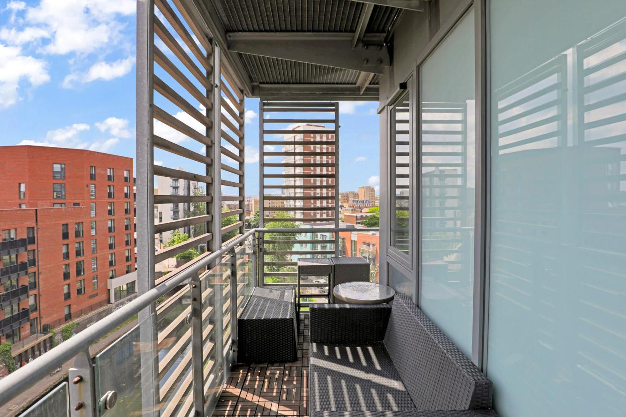 Canal View 2bd Balcony Retreat Appartement Londres