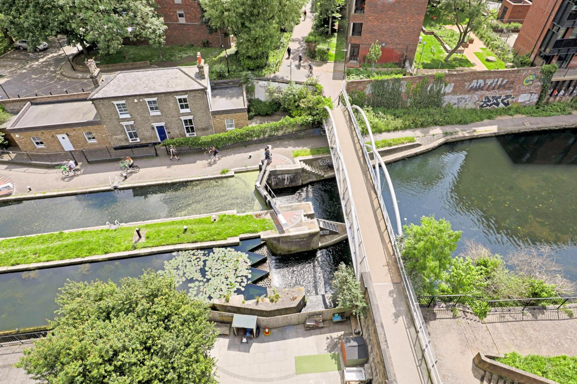 Canal View 2bd Balcony Retreat Londres
