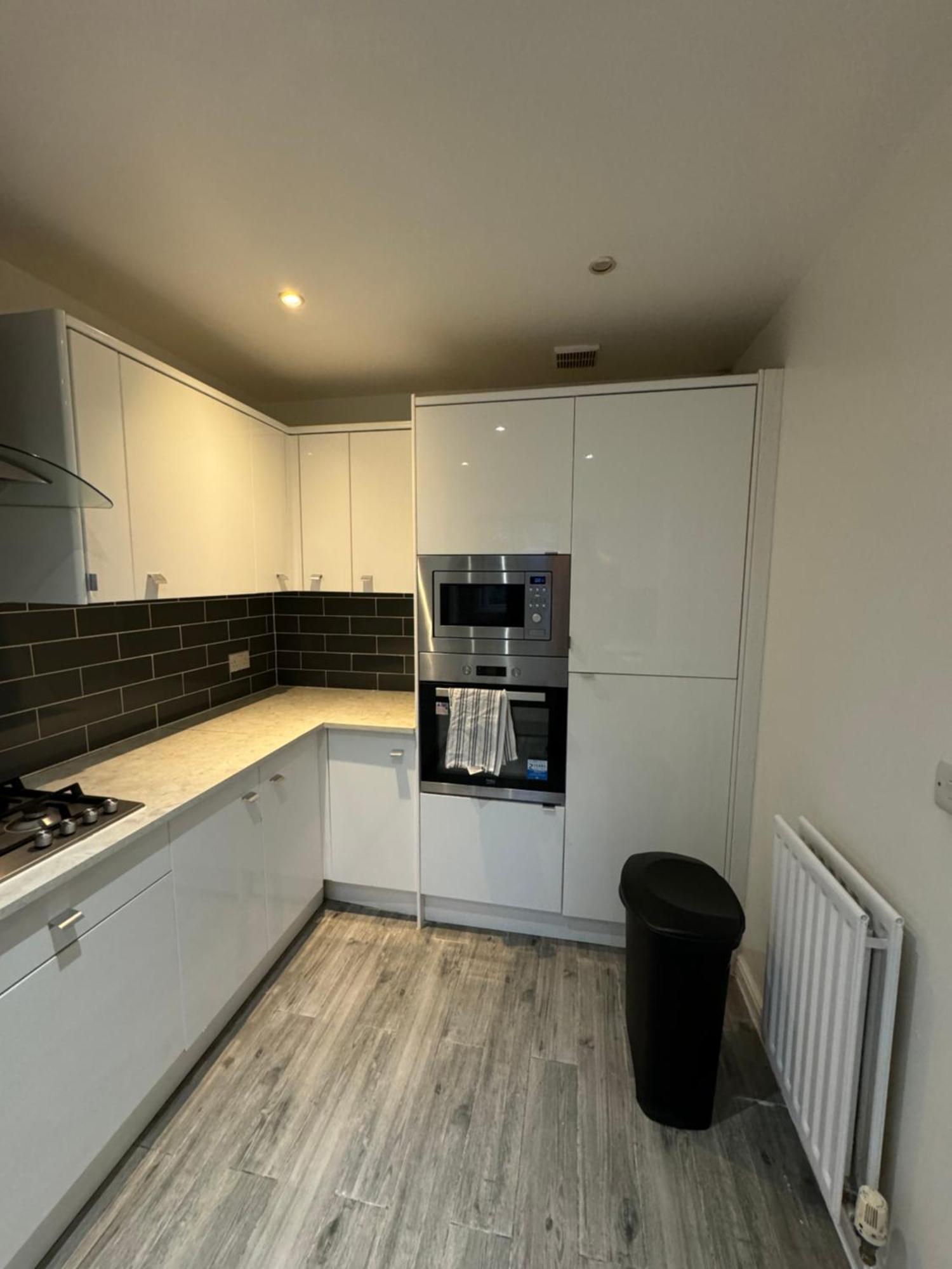 Spacious 3 Bedroom Home, With Private Driveway 5 Minutes From Excel Centre & Custom House Casa de férias