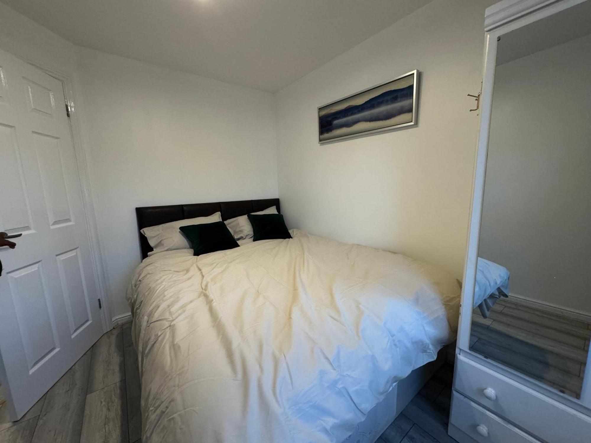 Spacious 3 Bedroom Home, With Private Driveway 5 Minutes From Excel Centre & Custom House Casa de férias