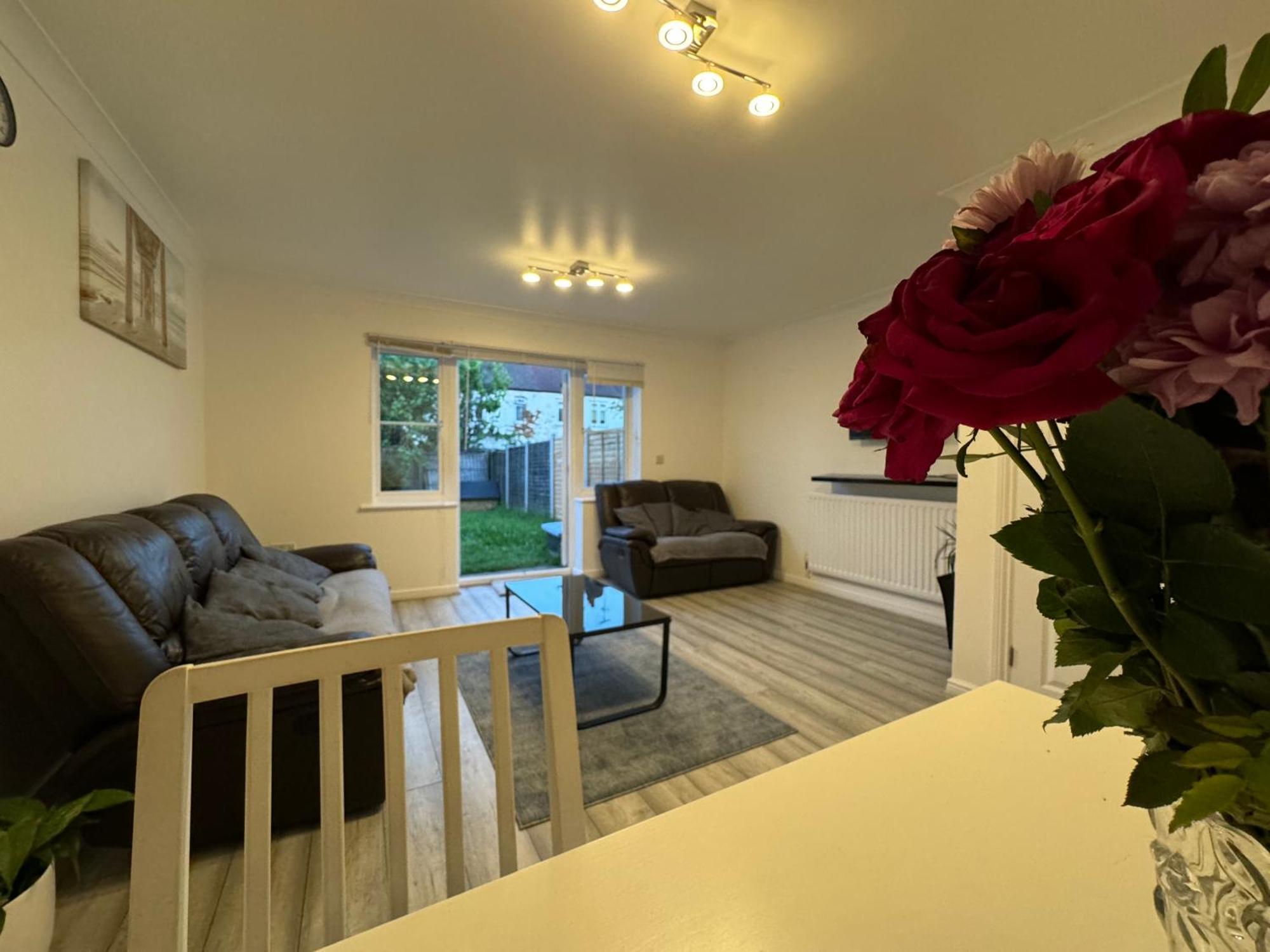 Spacious 3 Bedroom Home, With Private Driveway 5 Minutes From Excel Centre & Custom House Casa de férias Londres