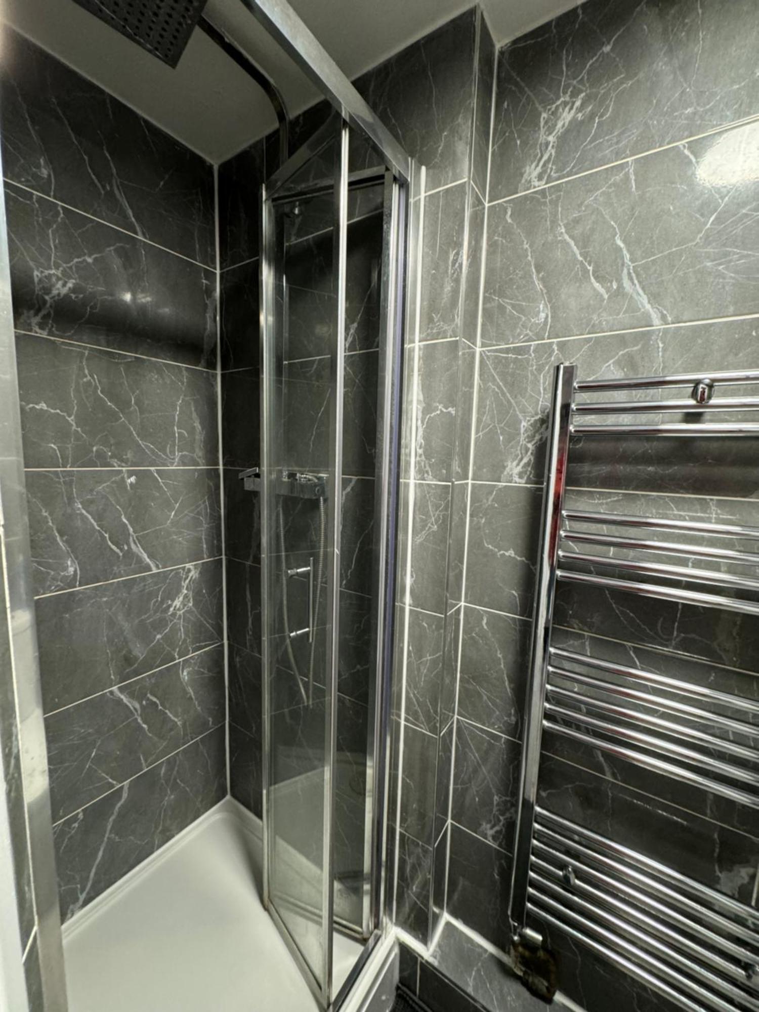 Spacious 3 Bedroom Home, With Private Driveway 5 Minutes From Excel Centre & Custom House Сasa de vacaciones *