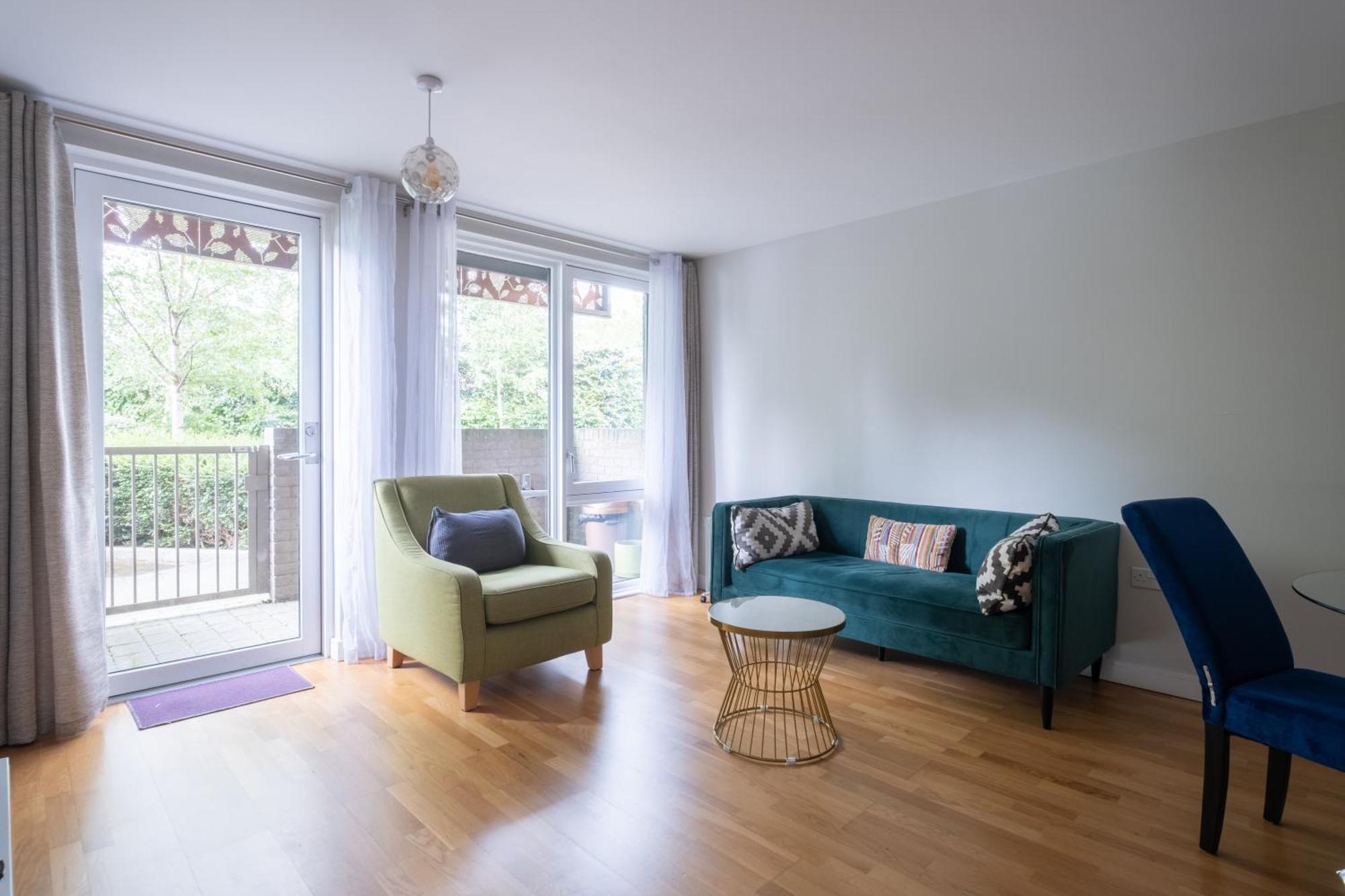 Apartment Brand New Flat With Car Park *