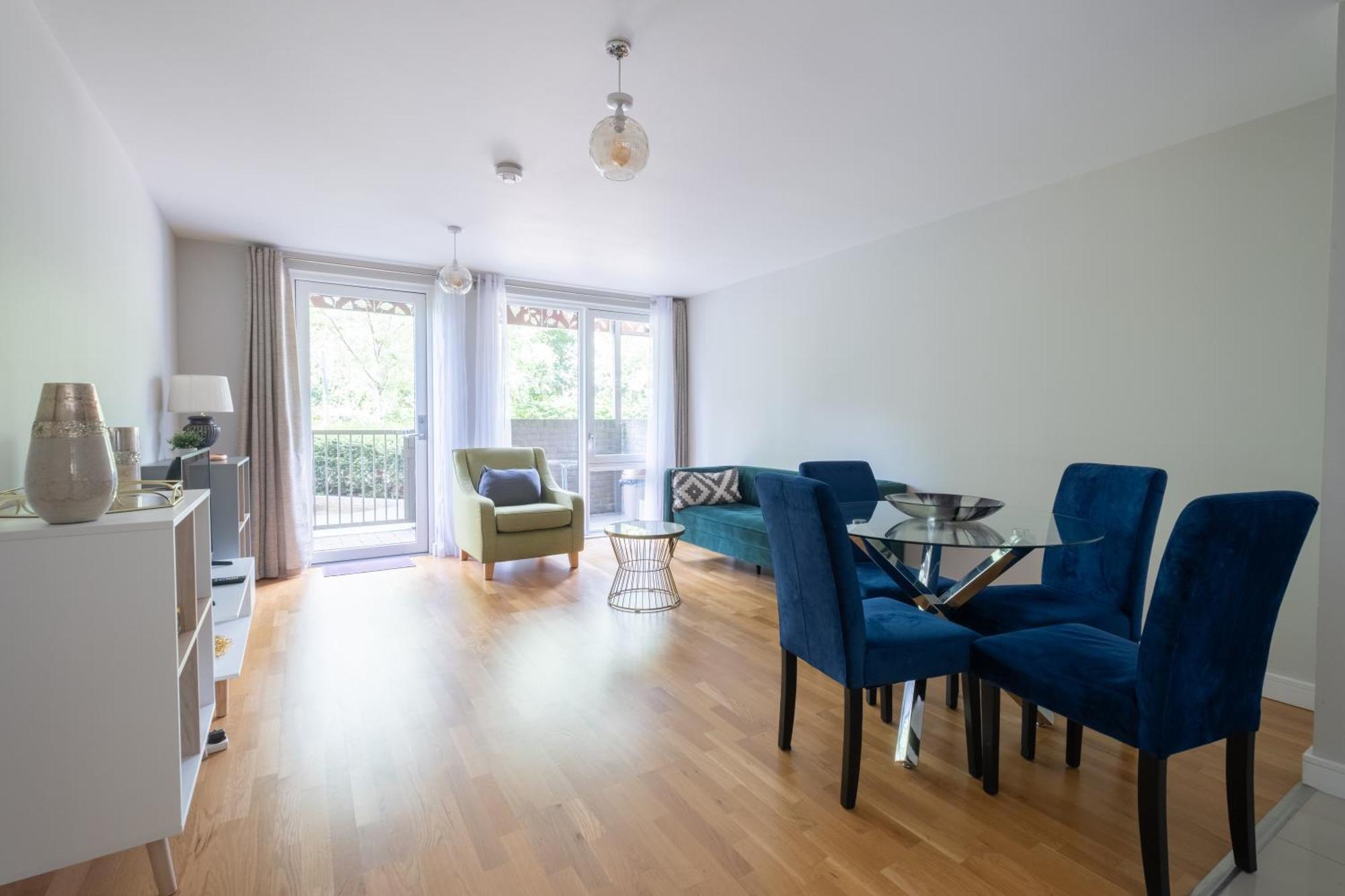 Brand New Flat With Car Park London