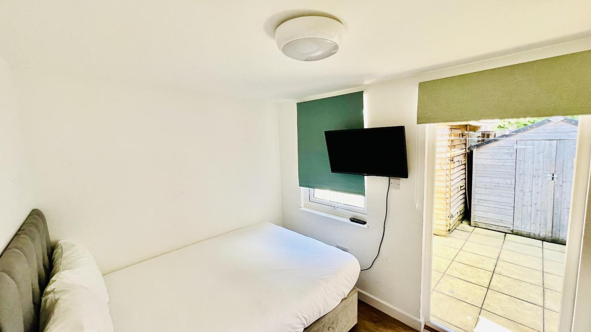 Casa de férias Wood Budget - Next To Mall & Metro Station - 10 Min To Center *