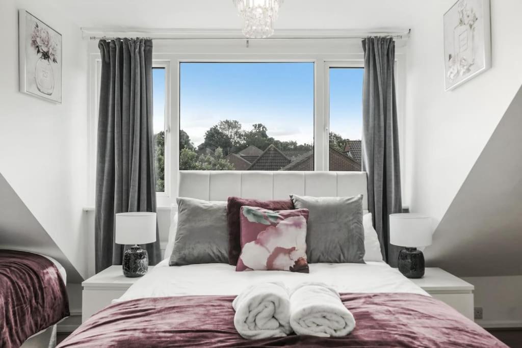 4 Bed Flat Sleeps Up To 9 Close To Brixton