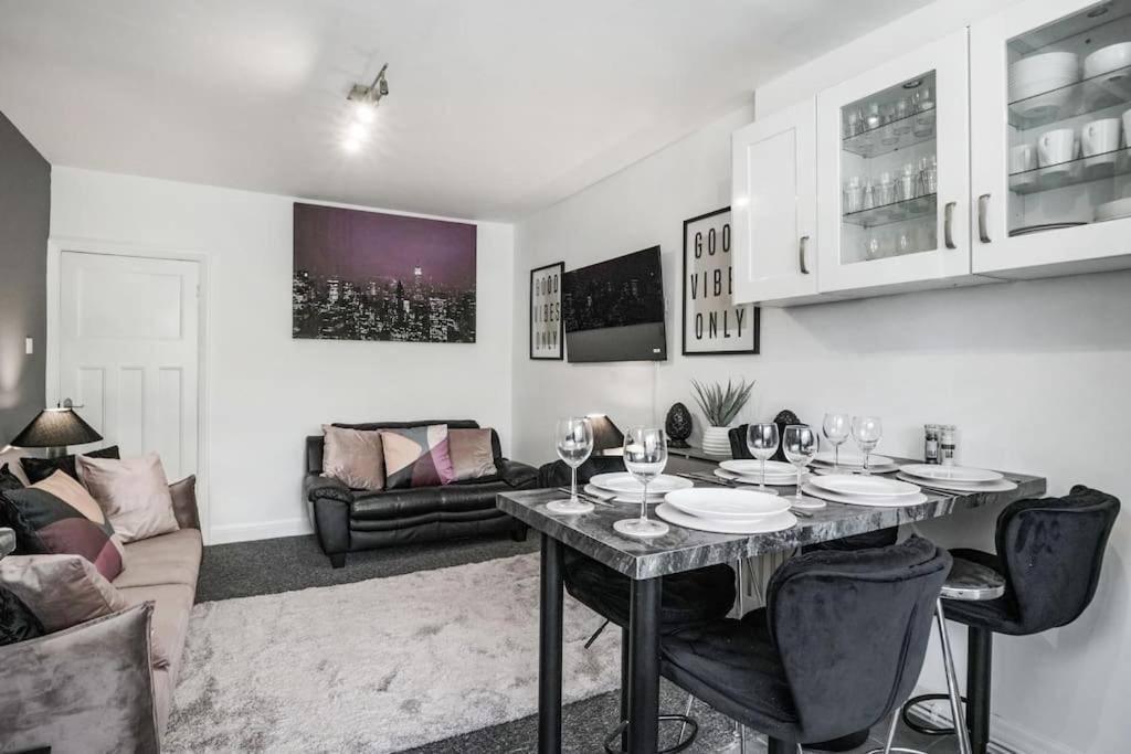 4 Bed Flat Sleeps Up To 9 Close To Brixton Appartement Londen