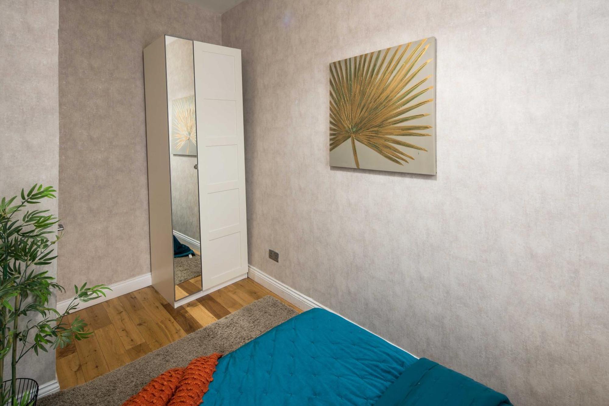 Wg1 Kensington-westfieldsmall- Central *