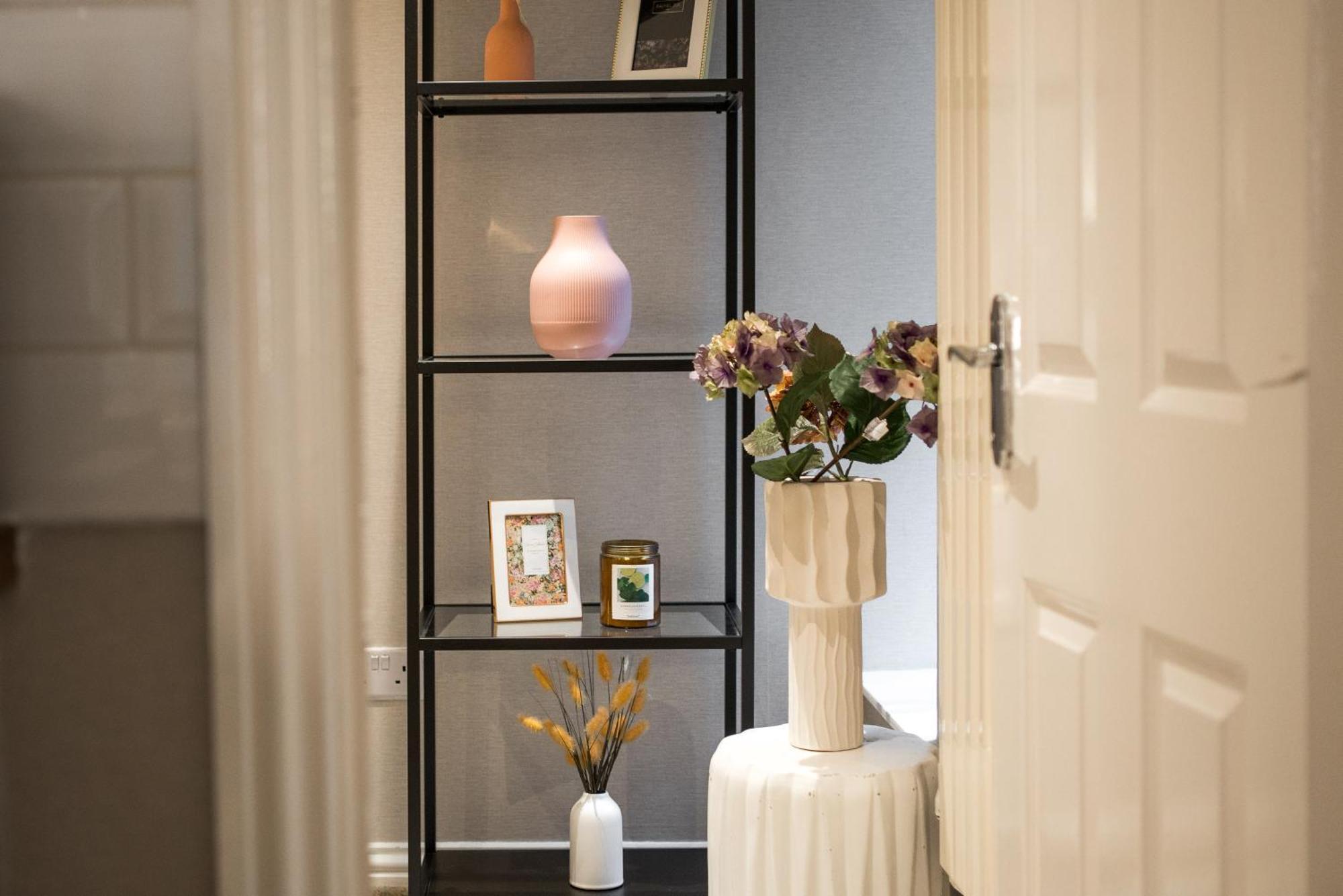 Rd Central-cozy-westfields-2bed-new-westfields- *